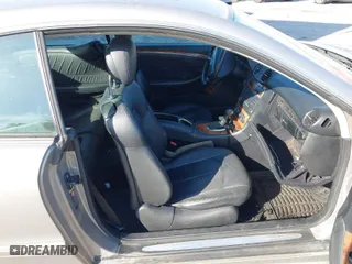 2006 Mercedes-Benz CLK-Class 3.5L with VIN WDBTJ56J86F197981, listed as a IAAI auction lot 41530032 with 242,295 mi miles. Bid and sale history available at carsss.com. Image 5.