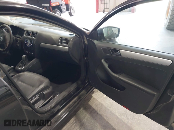 2011 Volkswagen Jetta TDI with VIN 3VWLL7AJ5BM128218, listed as a IAAI auction lot 42250334 with 184,169 mi miles and . Bid and sale history available at DreamBid. Image 5.