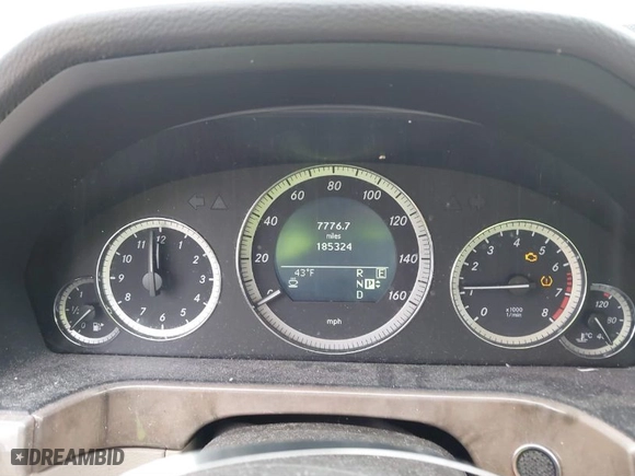 2011 Mercedes-Benz E-Class E 350 Luxury with VIN WDDHF8HB7BA449152, listed as a IAAI auction lot 41757898 with 185,324 mi miles. Bid and sale history available at carsss.com. Image 7.