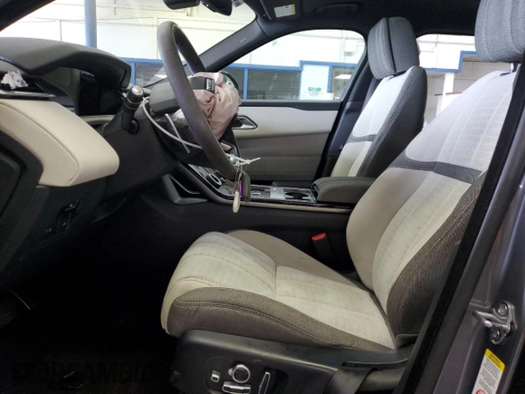 2019 Land Rover Range Rover Velar R-Dynamic SE with VIN SALYL2FV8KA211395, listed as a Copart auction lot 52767055 with 38,478 mi miles and Salvage title. Bid and sale history available at DreamBid. Image 7.