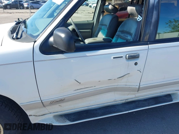 1995 Ford Explorer Eddie Bauer z VIN 1FMDU34XXSZA95353, wystawiony jako IAAI lot #42311338 z przebiegiem 199 013 mil mil oraz . Historia ofert i sprzedaży dostępna na DreamBid. Obrazek 6.