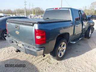 2007 Chevrolet Silverado 1500 LT w/1LT with VIN 2GCEC13C371619392, listed as a IAAI auction lot 41774504 with 269,105 mi miles. Bid and sale history available at carsss.com. Image 4.