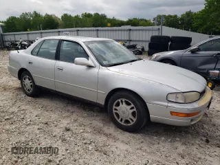1993 Toyota Camry z VIN 4T1VK13EXPU097316, wystawiony jako Copart lot #58642935 z przebiegiem 81 760 mil mil oraz Czysty tytuł • Clean title. Historia ofert i sprzedaży dostępna na DreamBid. Obrazek 4.