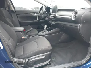 2021 Kia Forte LXS z VIN 3KPF24AD5ME375294, wystawiony jako IAAI lot #42152040 z przebiegiem 56 611 mil mil oraz . Historia ofert i sprzedaży dostępna na DreamBid. Obrazek 5.
