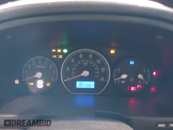 2007 Hyundai Santa Fe GLS с VIN 5NMSG73D77H105026, выставлен на аукционе IAAI как лот 42374735 с пробегом 197 106 миль миль и . История ставок и продаж доступна на DreamBid. Изображение 7.