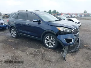 2017 Kia Sorento LX z VIN 5XYPG4A33HG205652, wystawiony jako IAAI lot #42293221 z przebiegiem 116 423 mil mil oraz . Historia ofert i sprzedaży dostępna na DreamBid. Obrazek 1.