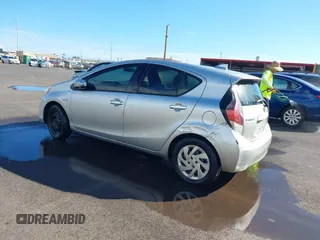 2015 Toyota Prius One z VIN JTDKDTB36F1578113, wystawiony jako IAAI lot #41302191 z przebiegiem 124 610 mil mil oraz . Historia ofert i sprzedaży dostępna na DreamBid. Obrazek 3.