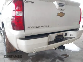 2013 Chevrolet Avalanche LTZ with VIN 3GNMCGE03DG296330, listed as a IAAI auction lot 41985209 with 265,798 mi miles and . Bid and sale history available at DreamBid. Image 6.