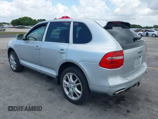2010 Porsche Cayenne z VIN WP1AA2APXALA04791, wystawiony jako IAAI lot #42209029 z przebiegiem 148 202 mil mil oraz . Historia ofert i sprzedaży dostępna na DreamBid. Obrazek 3.
