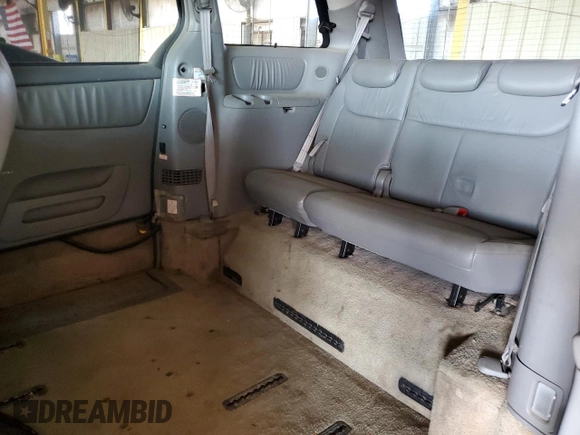 2004 Toyota Sienna XLE z VIN 5TDZA22CX4S194448, wystawiony jako Copart lot #60899125 z przebiegiem 102 509 mil mil oraz Czysty tytuł • Clean title. Historia ofert i sprzedaży dostępna na DreamBid. Obrazek 11.