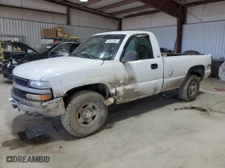 2001 Chevrolet Silverado 1500 with VIN 1GCEK14VX1E124132, listed as a Copart auction lot 52452695 with 269,850 mi miles and Salvage Title. Bid and sale history available at carsss.com. Image 1.