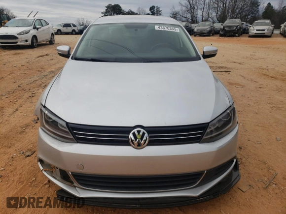 2014 Volkswagen Jetta SE z VIN 3VWD07AJ8EM238827, wystawiony jako Copart lot #43576355 z przebiegiem 87 159 mil mil oraz Szkoda całkowita • Salvage title. Historia ofert i sprzedaży dostępna na DreamBid. Obrazek 5.