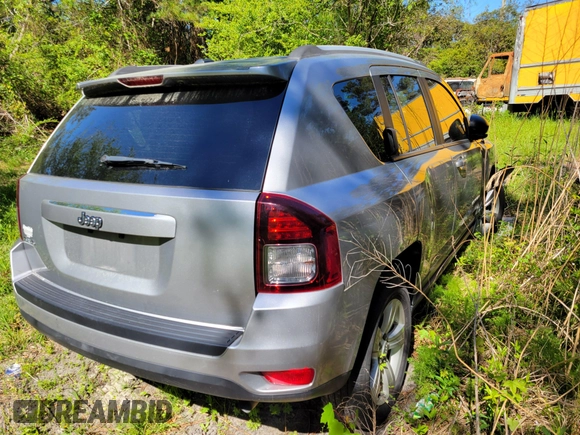 2017 Jeep Compass 75th Anniversary Edition with VIN 1C4NJDBB5HD143197, listed as a IAAI auction lot 42065634 with 1 mi miles. Bid and sale history available at carsss.com. Image 4.
