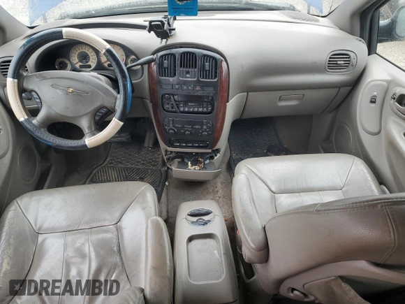 2001 Chrysler Town & Country LXi with VIN 2C8GP54L61R406351, listed as a Copart auction lot 44060465 with 251,921 mi miles and Salvage Title. Bid and sale history available at DreamBid. Image 8.