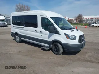 2015 Ford Transit XL z VIN 1FDZX2CM0FKA18746, wystawiony jako IAAI lot #42016554 z przebiegiem 122 025 mil mil oraz . Historia ofert i sprzedaży dostępna na DreamBid. Obrazek 1.