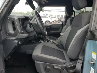 2021 Ford Bronco z VIN 1FMEE5BP8MLA68271, wystawiony jako Copart lot #72126884 z przebiegiem 36 942 mil mil oraz Szkoda całkowita • Salvage title. Historia ofert i sprzedaży dostępna na DreamBid. Obrazek 7.