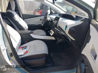 2016 Toyota Prius Four z VIN JTDKARFU6G3513668, wystawiony jako IAAI lot #42213059 z przebiegiem 44 973 mil mil oraz . Historia ofert i sprzedaży dostępna na DreamBid. Obrazek 5.