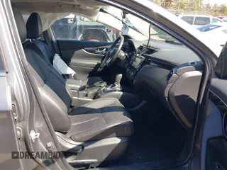 2017 Nissan Rogue SL with VIN JN1BJ1CR8HW118279, listed as a IAAI auction lot 41879325 with 38,780 mi miles and . Bid and sale history available at carsss.com. Image 5.
