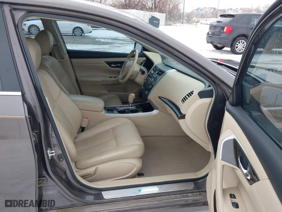 2013 Nissan Altima 2.5 SL with VIN 1N4AL3AP8DN541191, listed as a IAAI auction lot 41200461 with 125,409 mi miles. Bid and sale history available at carsss.com. Image 5.
