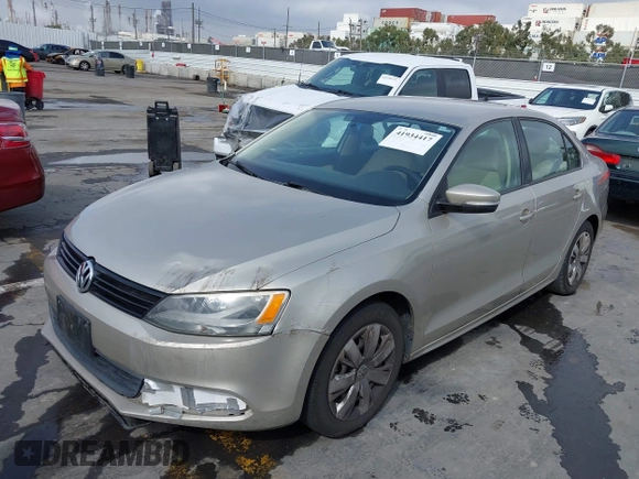 2014 Volkswagen Jetta SE z VIN 3VWD17AJ9EM247789, wystawiony jako IAAI lot #41934417 z przebiegiem 190 975 mil mil oraz . Historia ofert i sprzedaży dostępna na DreamBid. Obrazek 2.