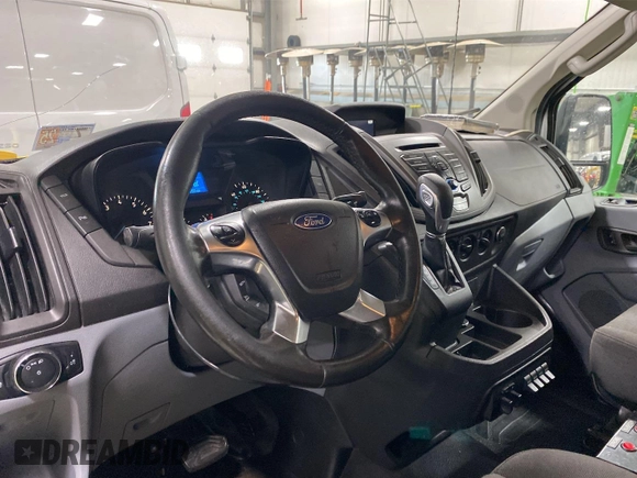 2016 Ford Transit z VIN 1FTYR1YM4GKB55543, wystawiony jako IAAI lot #42504585 z przebiegiem 104 991 mil mil oraz . Historia ofert i sprzedaży dostępna na DreamBid. Obrazek 17.