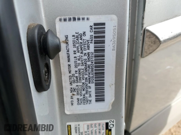 2005 Pontiac Vibe with VIN 5Y2SL63885Z457212, listed as a Copart auction lot 51409715 with 136,027 mi miles and Salvage Title. Bid and sale history available at DreamBid. Image 12.
