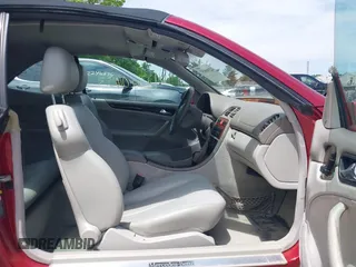 2002 Mercedes-Benz CLK 320/430 z VIN WDBLK65G62T118893, wystawiony jako IAAI lot #42300653 z przebiegiem 93 823 mil mil oraz . Historia ofert i sprzedaży dostępna na DreamBid. Obrazek 5.