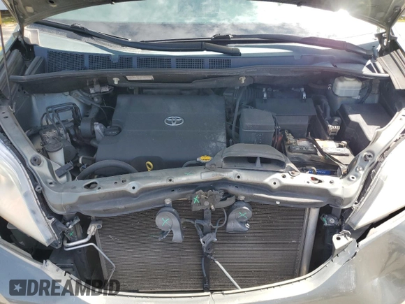 2014 Toyota Sienna XLE with VIN 5TDYK3DC1ES453924, listed as a Copart auction lot 56148565 with 198,185 mi miles and Clean title. Bid and sale history available at DreamBid. Image 12.