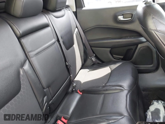 2018 Jeep Compass Latitude with VIN 3C4NJDBB1JT402381, listed as a IAAI auction lot 41844313 with 67,918 mi miles and . Bid and sale history available at DreamBid. Image 8.