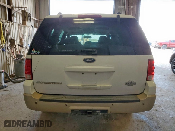 2005 Ford Expedition Eddie Bauer z VIN 1FMFU17525LA60417, wystawiony jako Copart lot #61835625 z przebiegiem 278 164 mil mil oraz Czysty tytuł • Clean title. Historia ofert i sprzedaży dostępna na DreamBid. Obrazek 6.