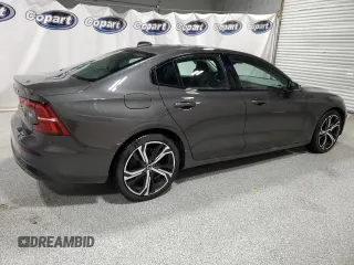 2025 Volvo S60 Core with VIN 7JRL12GJ0SG365858, listed as a Copart auction lot 43205655 with 9,201 mi miles and Clean Title. Bid and sale history available at carsss.com. Image 3.