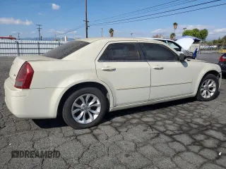 2006 Chrysler 300 with VIN 2C3KA43R06H281457, listed as a Copart auction lot 45376925 with 194,917 mi miles and Clean Title. Bid and sale history available at carsss.com. Image 3.
