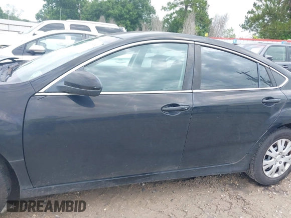 2010 Mazda 6 i Sport with VIN 1YVHZ8BH9A5M12698, listed as a IAAI auction lot 39521538 with 175,114 mi miles. Bid and sale history available at carsss.com. Image 15.