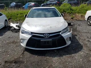 2017 Toyota Camry XLE z VIN 4T1BF1FK0HU388515, wystawiony jako Copart lot #59180025 z przebiegiem 107 443 mil mil oraz Czysty tytuł • Clean title. Historia ofert i sprzedaży dostępna na DreamBid. Obrazek 5.