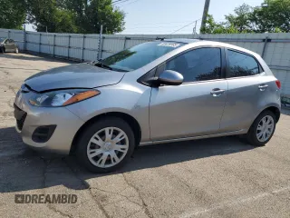 2011 Mazda 2 Sport z VIN JM1DE1HY1B0113087, wystawiony jako Copart lot #60428565 z przebiegiem 57 163 mil mil oraz Szkoda całkowita • Salvage title. Historia ofert i sprzedaży dostępna na DreamBid. Obrazek 1.
