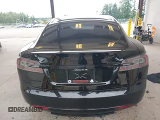 2013 Tesla Model S Performance с VIN 5YJSA1DP1DFP23818, выставлен на аукционе IAAI как лот 42594561 с пробегом 142 878 миль миль и . История ставок и продаж доступна на DreamBid. Изображение 16.