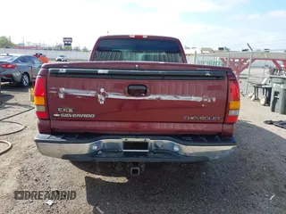 2001 Chevrolet Silverado 1500 LS with VIN 2GCEC19T311199096, listed as a IAAI auction lot 41919758 with 130,632 mi miles. Bid and sale history available at carsss.com. Image 17.