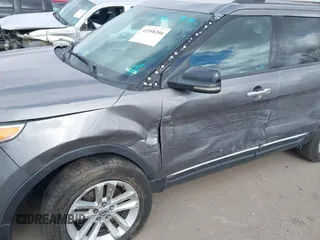 2011 Ford Explorer XLT z VIN 1FMHK8D82BGA18842, wystawiony jako IAAI lot #41558204 z przebiegiem 235 593 mil mil oraz . Historia ofert i sprzedaży dostępna na DreamBid. Obrazek 6.