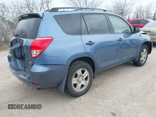 2007 Toyota RAV4 with VIN JTMBD33V675070198, listed as a IAAI auction lot 41987663 with 135,387 mi miles. Bid and sale history available at carsss.com. Image 4.