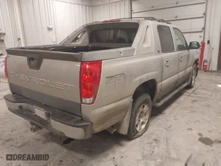 2006 Chevrolet Avalanche Z71 with VIN 3GNEK12Z46G244604, listed as a IAAI auction lot 41200313 with 140,232 mi miles. Bid and sale history available at carsss.com. Image 4.