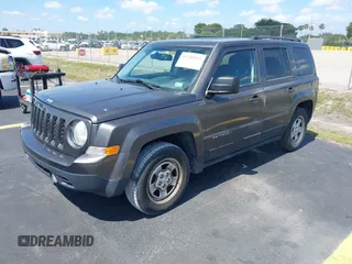 2016 Jeep Patriot Sport z VIN 1C4NJPBB4GD716767, wystawiony jako IAAI lot #42216197 z przebiegiem 119 976 mil mil oraz . Historia ofert i sprzedaży dostępna na DreamBid. Obrazek 17.