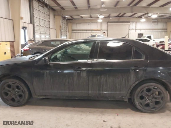 2011 Ford Fusion SE with VIN 3FAHP0HA8BR229076, listed as a IAAI auction lot 41413525 with 221,572 mi miles. Bid and sale history available at carsss.com. Image 14.