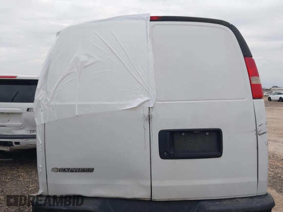 2018 Chevrolet Express Cargo Van with VIN 1GCWGAFP0J1275427, listed as a IAAI auction lot 41463949 with 1 mi miles. Bid and sale history available at carsss.com. Image 15.