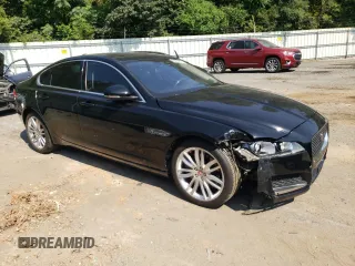 2016 Jaguar XF 35t Prestige with VIN SAJBE4BV9GCY07850, listed as a Copart auction lot 65637874 with 137,148 mi miles and Salvage Title. Bid and sale history available at carsss.com. Image 4.
