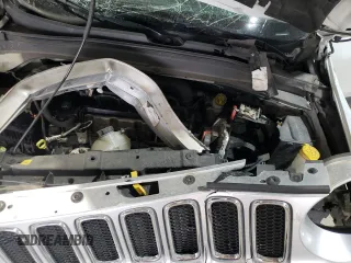 2015 Jeep Renegade Limited z VIN ZACCJADT3FPB30703, wystawiony jako Copart lot #51003055 z przebiegiem 121 533 mil mil oraz Szkoda całkowita • Salvage title. Historia ofert i sprzedaży dostępna na DreamBid. Obrazek 13.