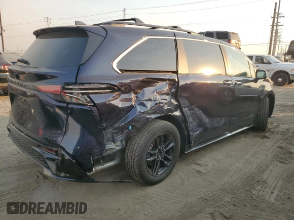 2024 Toyota Sienna LE with VIN 5TDCSKFC8RS146435, listed as a Copart auction lot 88138465 with 2,594 mi miles and Salvage Title. Bid and sale history available at carsss.com. Image 3.