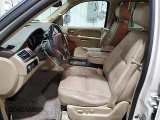 2010 Cadillac Escalade Premium with VIN 1GYUKCEF2AR146420, listed as a Copart auction lot 48102685 with 121,229 mi miles and Clean title. Bid and sale history available at DreamBid. Image 7.