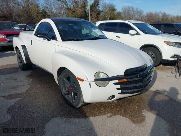 2004 Chevrolet SSR LS with VIN 1GCES14P34B110502, listed as a IAAI auction lot 41338640 with 87,358 mi miles. Bid and sale history available at carsss.com. Image 1.