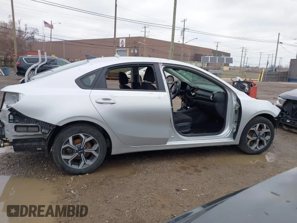 2019 Kia Forte LXS with VIN 3KPF24AD9KE091826, listed as a IAAI auction lot 41124474 with 50,211 mi miles and . Bid and sale history available at carsss.com. Image 12.