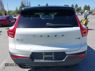 2021 Volvo XC40 R-Design with VIN YV4162UM5M2395943, listed as a IAAI auction lot 41979672 with 66,318 mi miles and . Bid and sale history available at carsss.com. Image 16.